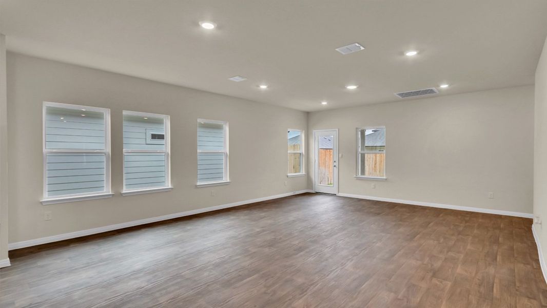 Spacious, unfurnished interior of a new home in Carillon, Manor (Image 13). Spacious, unfurnished interior of a new home in Carillon, Manor (Image 13).