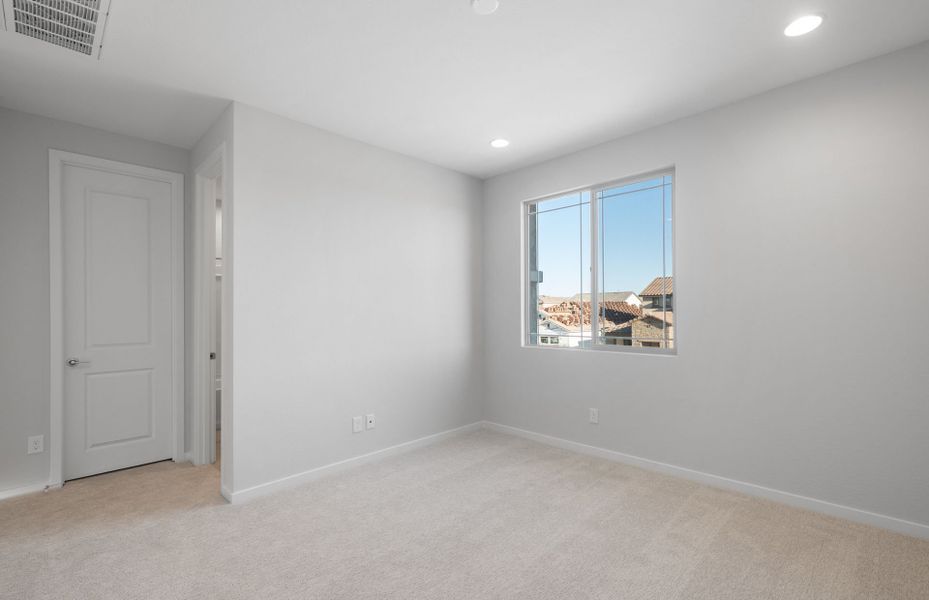 Spacious, unfurnished interior of a new home in Legado West, Queen Creek (Image 29). Spacious, unfurnished interior of a new home in Legado West, Queen Creek (Image 29).