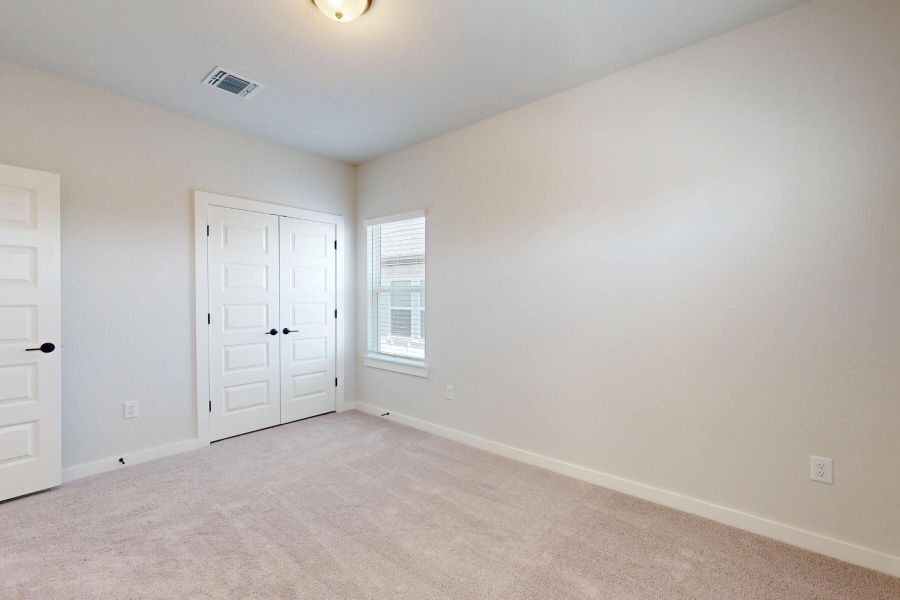 Spacious, unfurnished interior of a new home in Cascades at Onion Creek, Austin (Image 16).