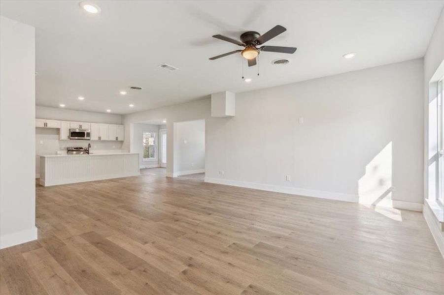 Spacious, unfurnished interior of a new home in , Waco (Image 25).