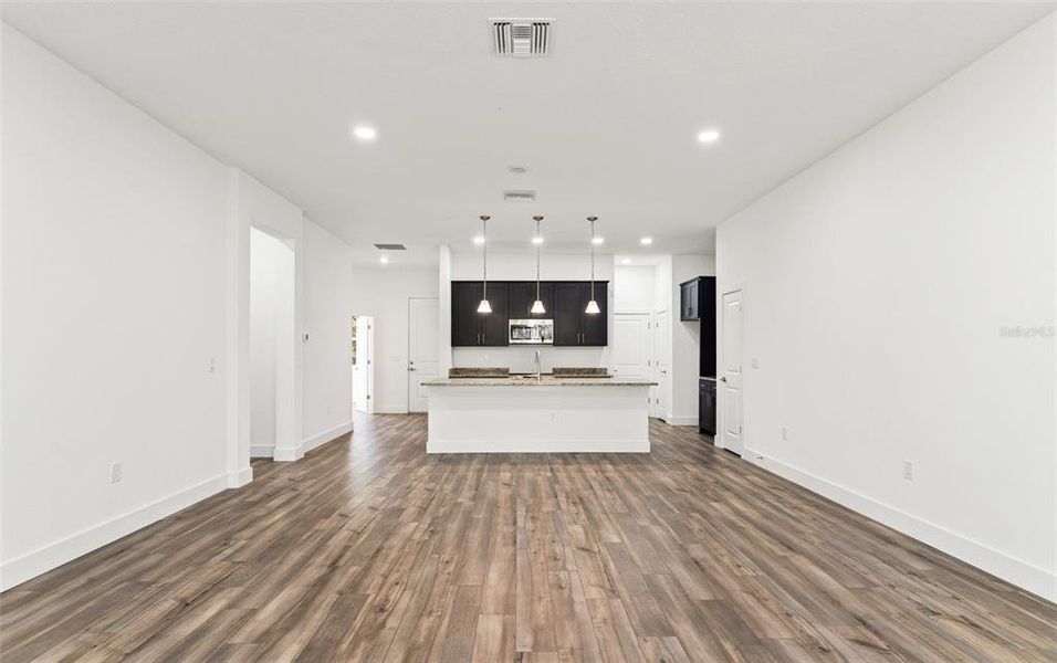 Spacious, unfurnished interior of a new home in , Weeki Wachee (Image 38).