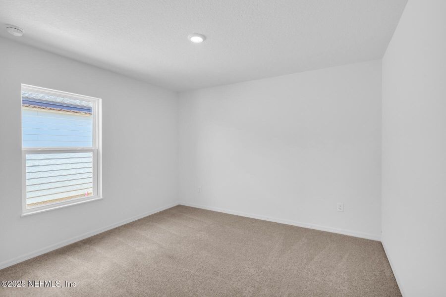 Spacious, unfurnished interior of a new home in , Green Cove Springs (Image 11).