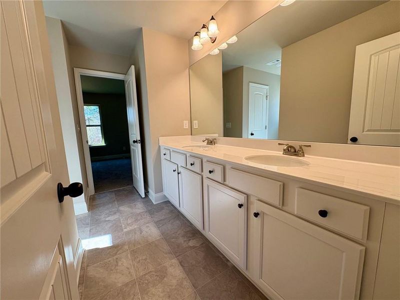 Furnished interior view inside a new home in , Grayson (Image 5).