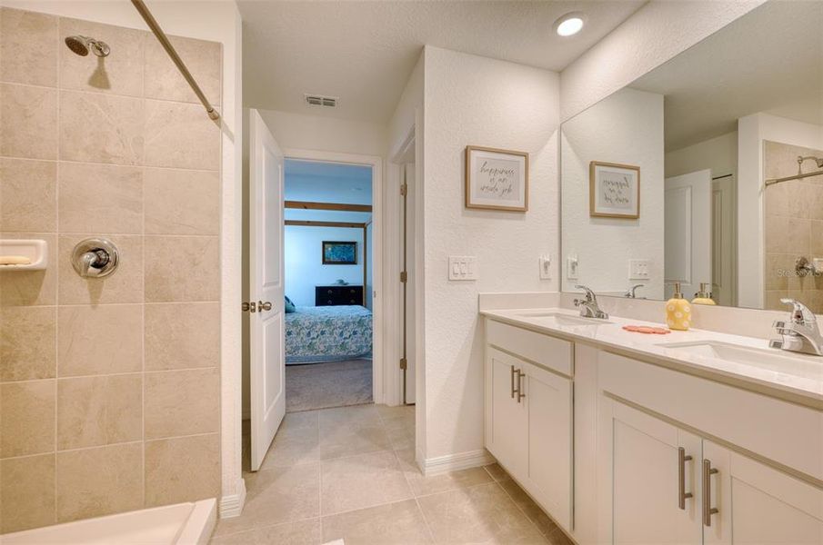 Furnished interior view inside a new home in , Bradenton (Image 30).