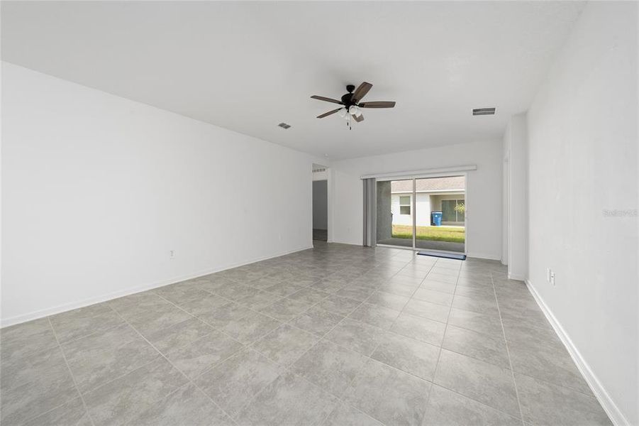 Spacious, unfurnished interior of a new home in Lawson Dunes, Haines City (Image 23).