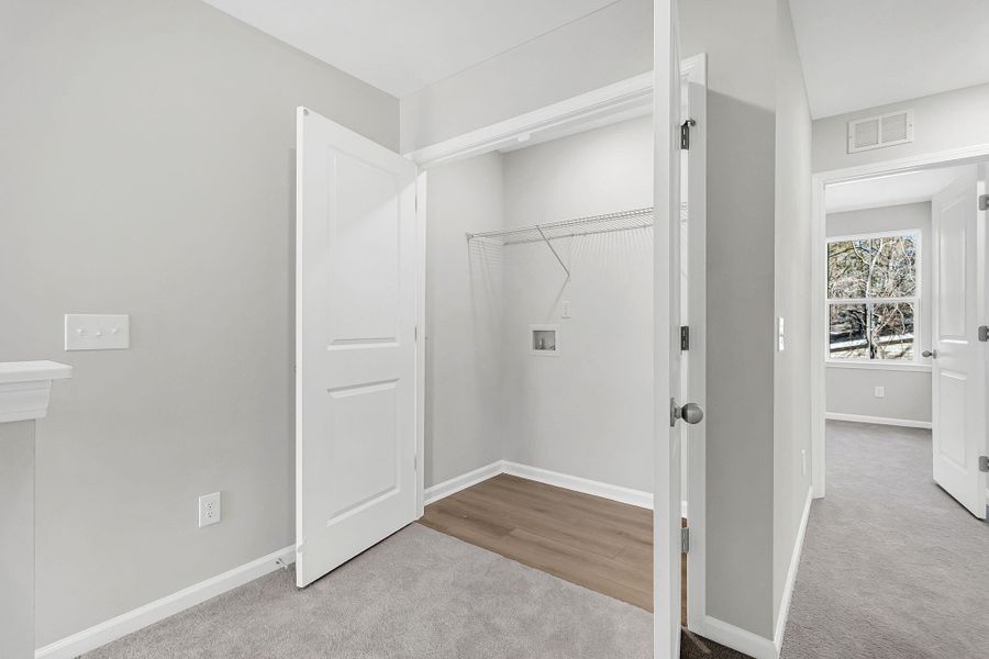 Spacious, unfurnished interior of a new home in , Summerville (Image 24).