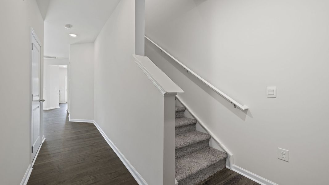 Spacious, unfurnished interior of a new home in Tanglewood Townes, Greenville (Image 11).