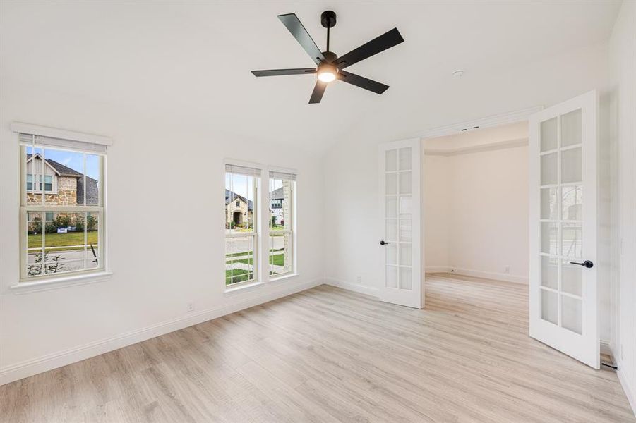 Spacious, unfurnished interior of a new home in Ridgepoint, Midlothian (Image 13). Spacious, unfurnished interior of a new home in Ridgepoint, Midlothian (Image 13).