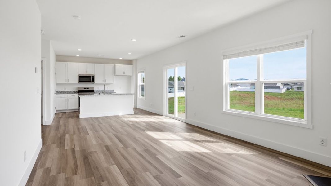 Spacious, unfurnished interior of a new home in Millstone Village, Morristown (Image 22).