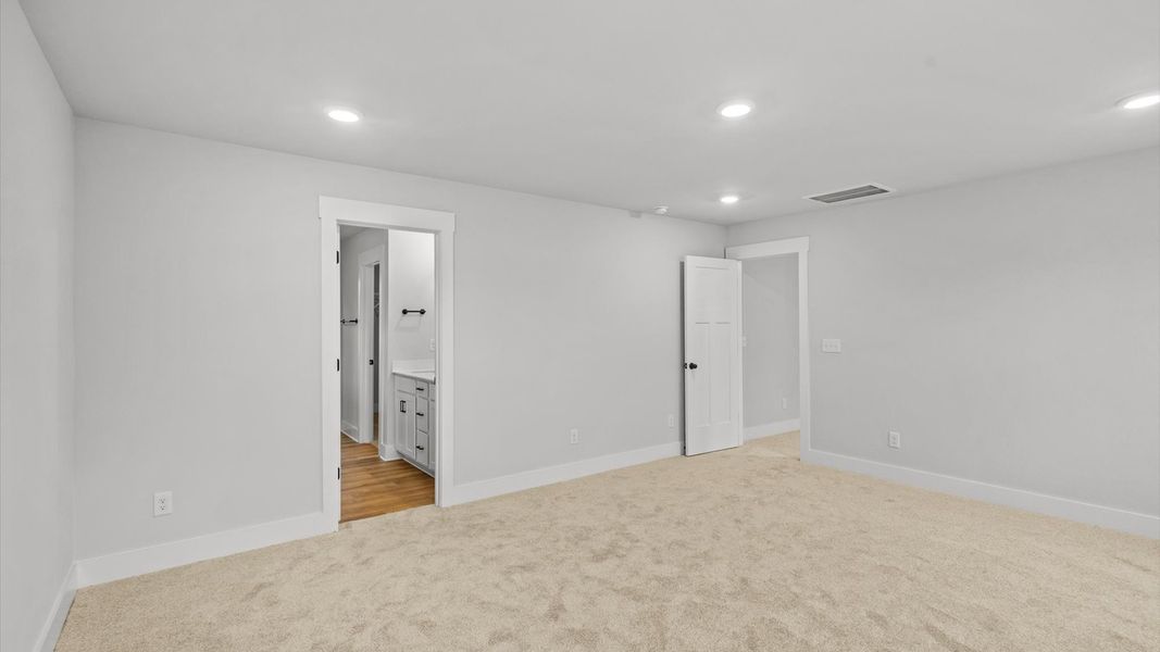 Representative furnished interior of a home built from the Neroli by DRB Homes in Harrier Point, Woodruff (Image 9).