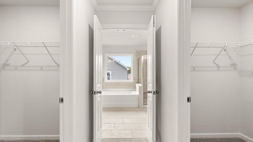 Spacious, unfurnished interior of a new home in Haven Abbey, Cumming (Image 28).