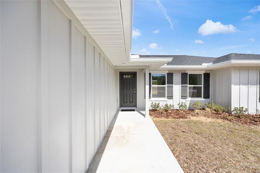 Exterior details and patio area of a home in , Ocala (Image 3).