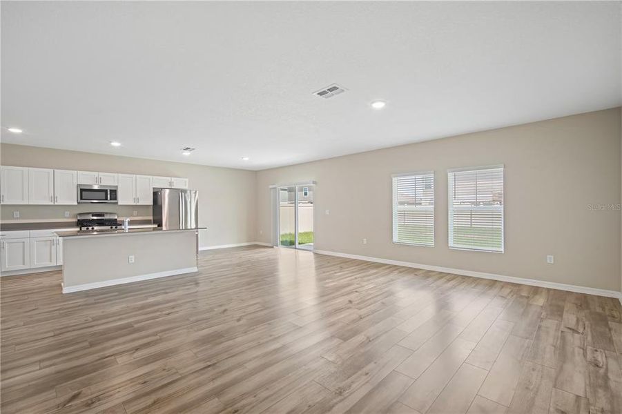 Spacious, unfurnished interior of a new home in Crosswind Point, Parrish (Image 25). Spacious, unfurnished interior of a new home in Crosswind Point, Parrish (Image 25).