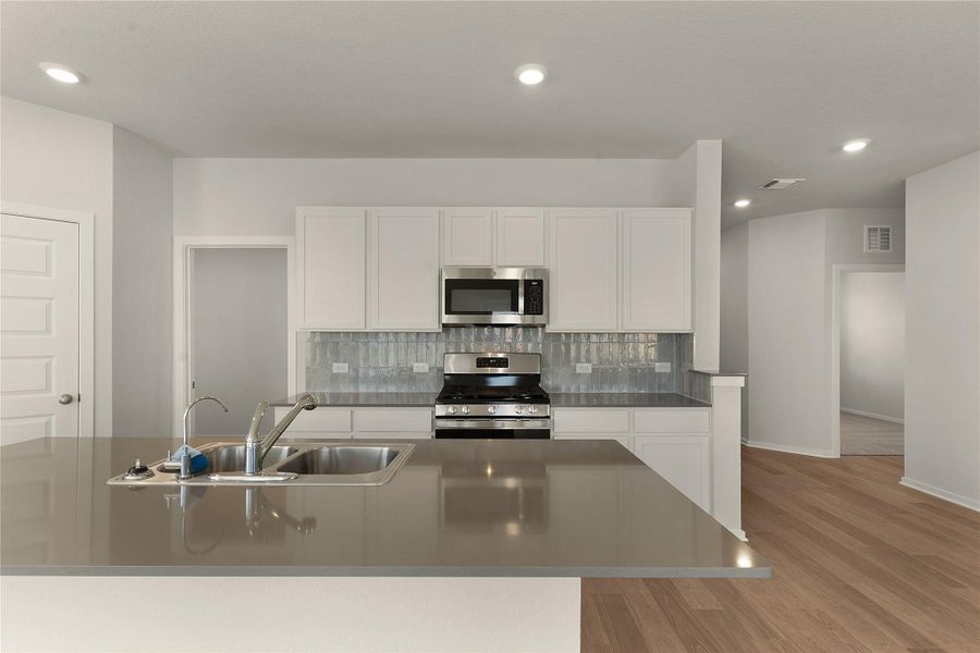 REPRESENTATIVE OF FLOOR PLAN ONLY REPRESENTATIVE OF FLOOR PLAN ONLY
