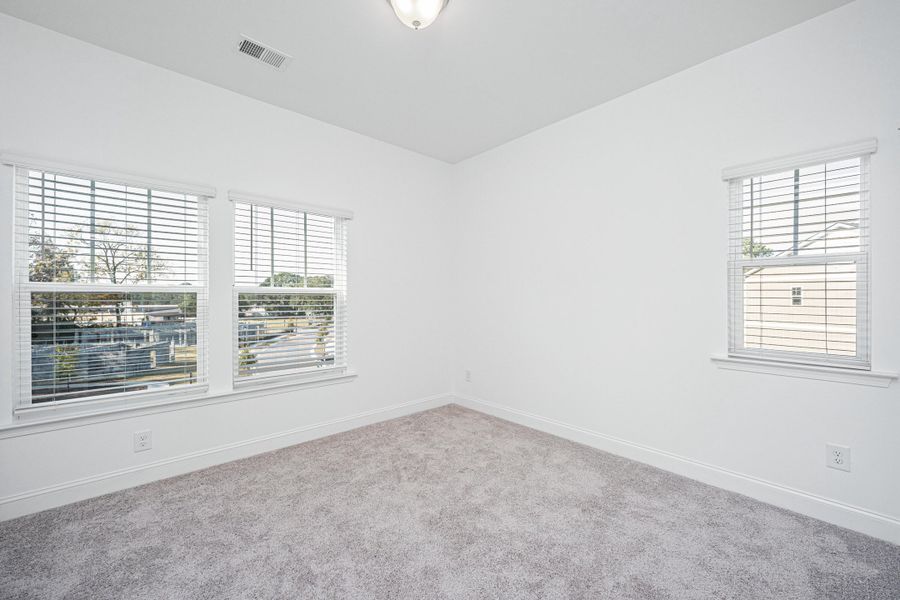 Spacious, unfurnished interior of a new home in Bermuda Pointe Towns, Charleston (Image 22).