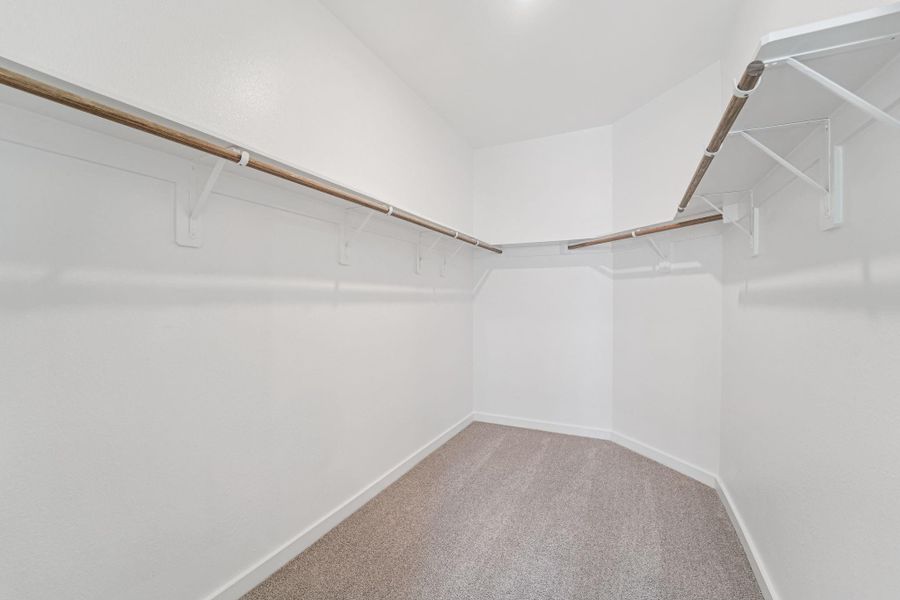 Spacious, unfurnished interior of a new home in Stewart's Ranch, Conroe (Image 38).