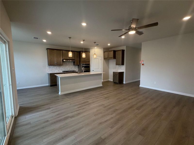 Spacious, unfurnished interior of a new home in Cannon Ranch, Dripping Springs (Image 9).