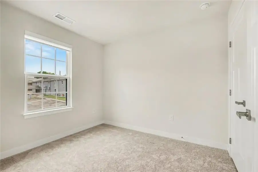 Spacious, unfurnished interior of a new home in , Lawrenceville (Image 37).