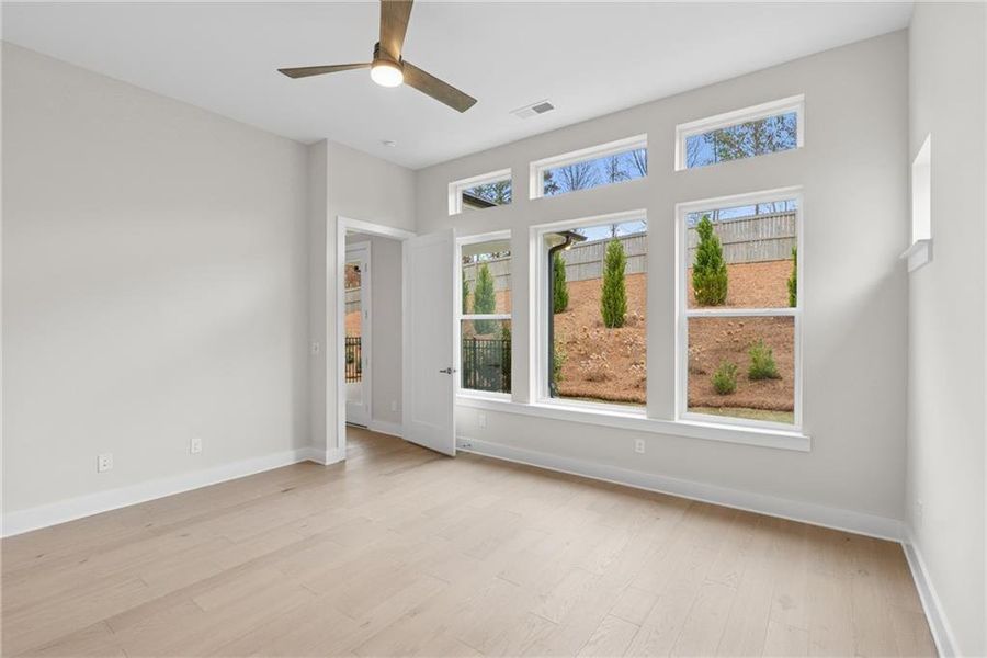 Spacious, unfurnished interior of a new home in Old Mill Preserve, Dallas (Image 9). Spacious, unfurnished interior of a new home in Old Mill Preserve, Dallas (Image 9).