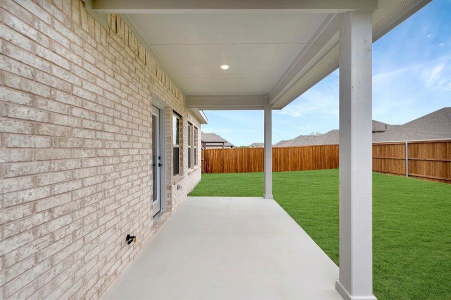 Exterior details and patio area of a home in Rolling Ridge, Van Alstyne (Image 18). Exterior details and patio area of a home in Rolling Ridge, Van Alstyne (Image 18).