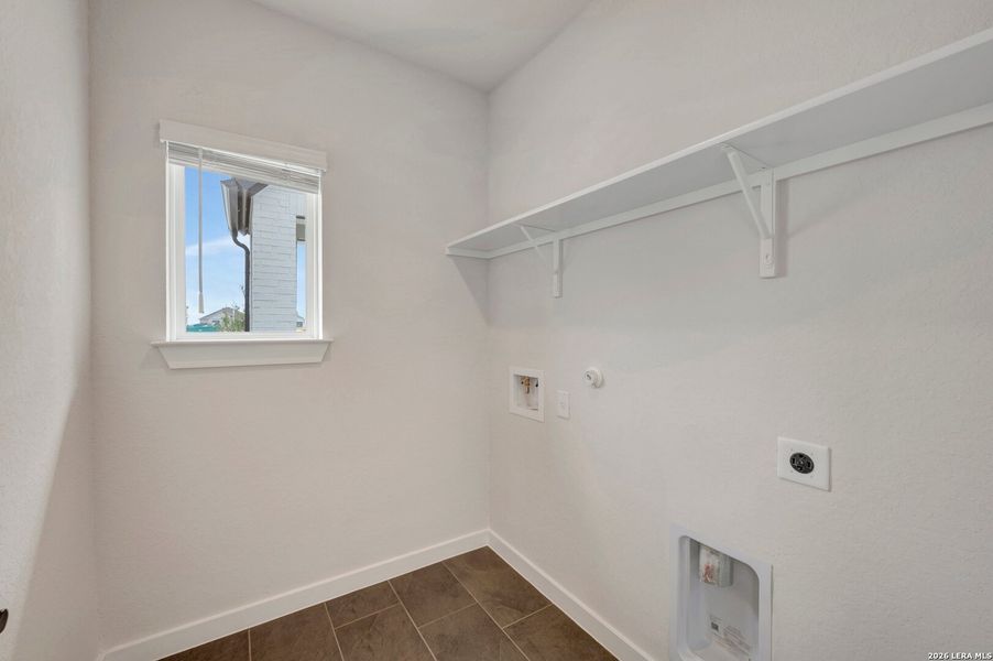 Spacious, unfurnished interior of a new home in Mayfair - Select Garden Series, New Braunfels (Image 18).