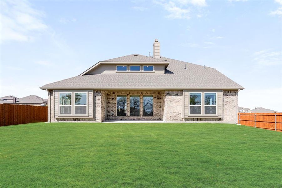 Exterior details and patio area of a home in Timberbrook, Justin (Image 3).
