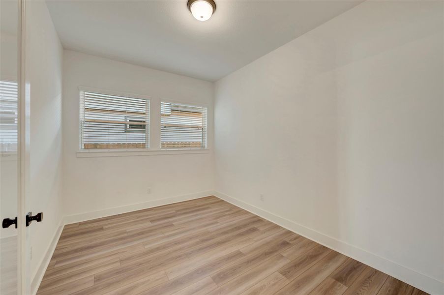 Spacious, unfurnished interior of a new home in Elyson 45', Katy (Image 15).