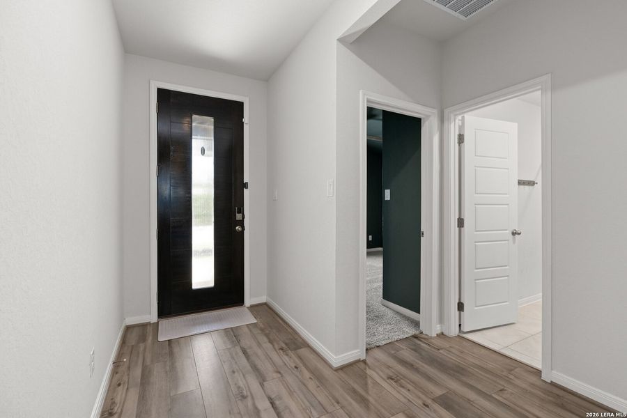 Spacious, unfurnished interior of a new home in Autry Pond, San Antonio (Image 18). Spacious, unfurnished interior of a new home in Autry Pond, San Antonio (Image 18).