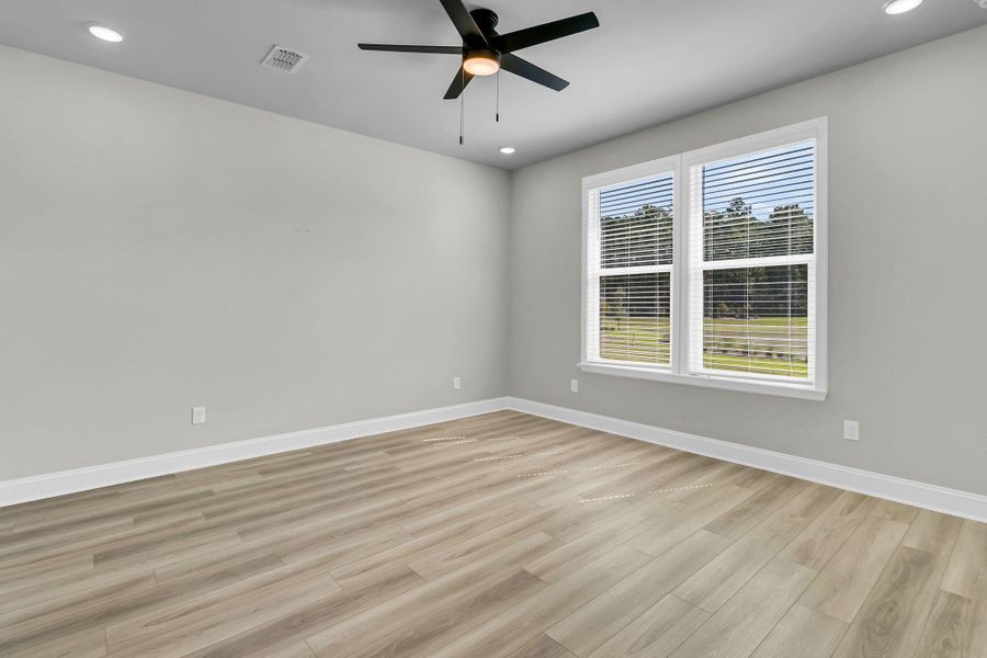 Spacious, unfurnished interior of a new home in , Summerville (Image 18).