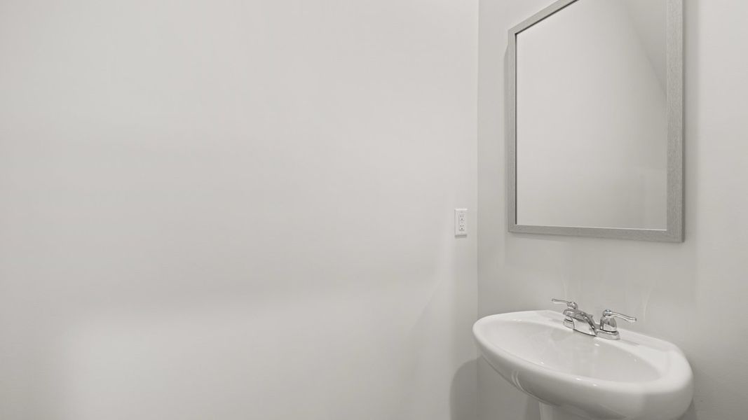 Representative interior finishes for a home built from the Pearson by D.R. Horton in Weatherstone, Grovetown (Image 12).