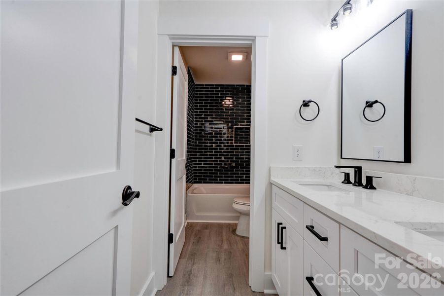 Furnished interior view inside a new home in , Kings Mountain (Image 9).