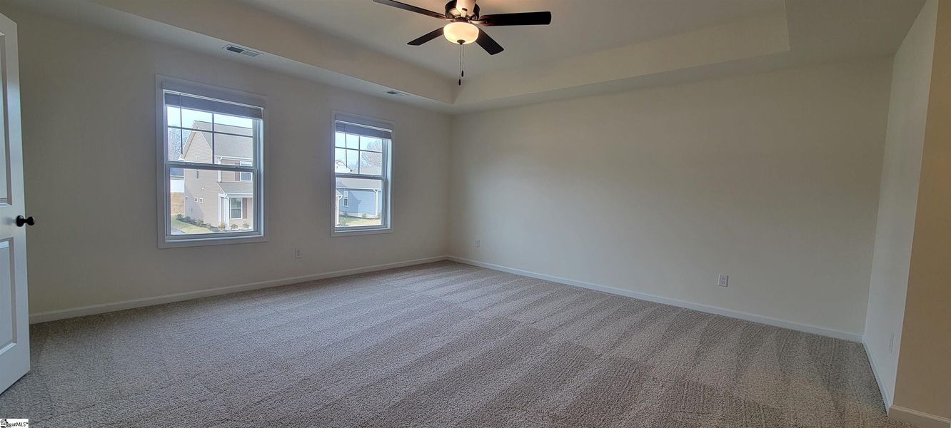 Spacious, unfurnished interior of a new home in Halton Oaks, Spartanburg (Image 23).