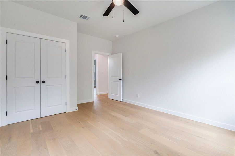 Spacious, unfurnished interior of a new home in , Bastrop (Image 35).