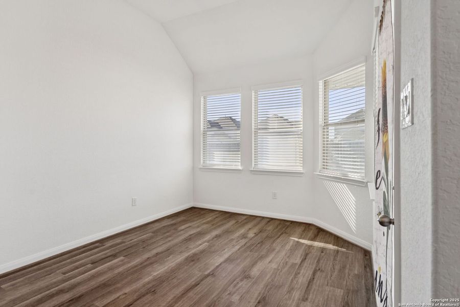 Spacious, unfurnished interior of a new home in Rhine Valley, Schertz (Image 22).