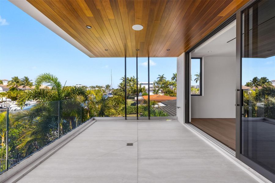 Furnished interior view inside a new home in , Fort Lauderdale (Image 41).