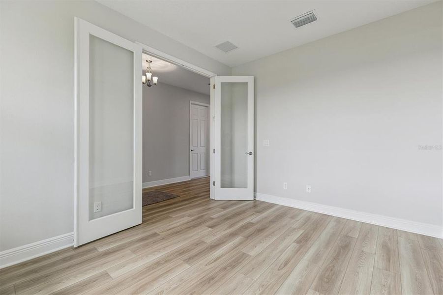 Spacious, unfurnished interior of a new home in Mirada, San Antonio (Image 15).