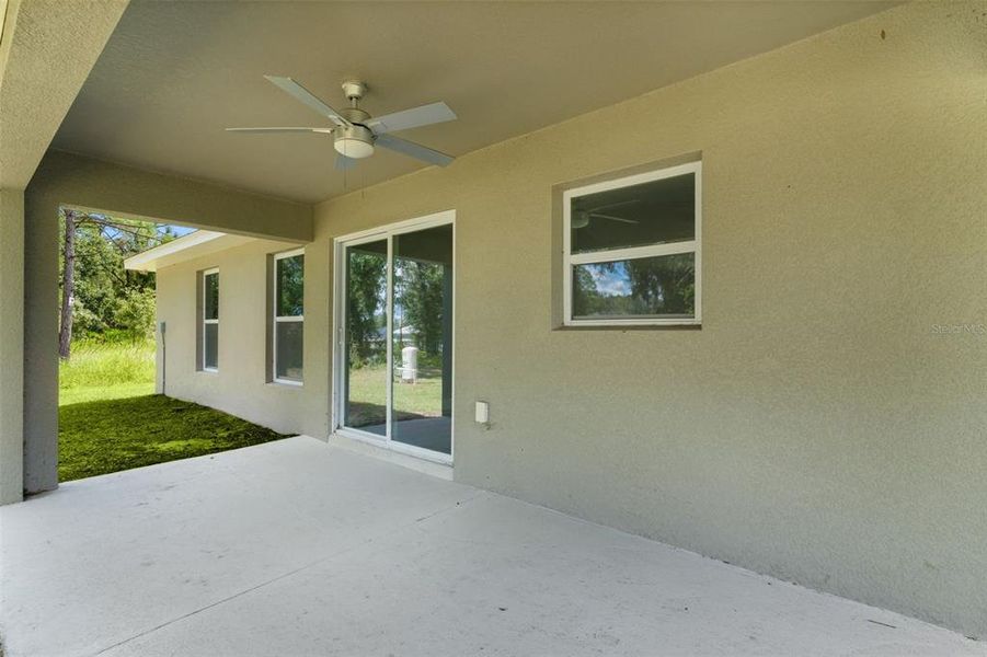 Exterior details and patio area of a home in , Ocklawaha (Image 20).