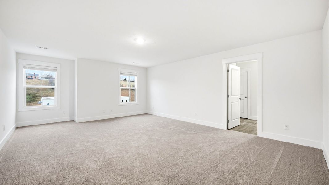 Spacious, unfurnished interior of a new home in Polo Fields, Kingsport (Image 25).