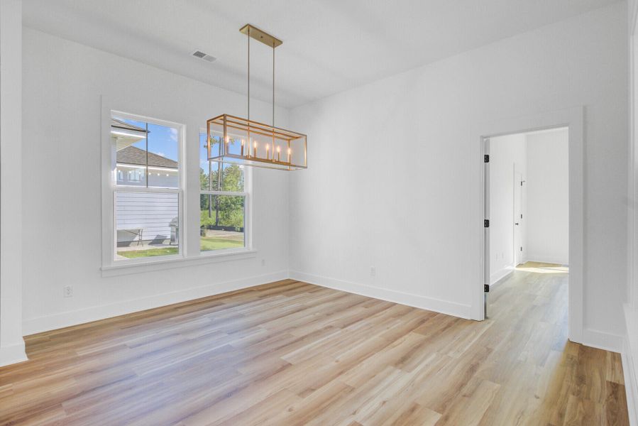 Spacious, unfurnished interior of a new home in , Summerville (Image 27).
