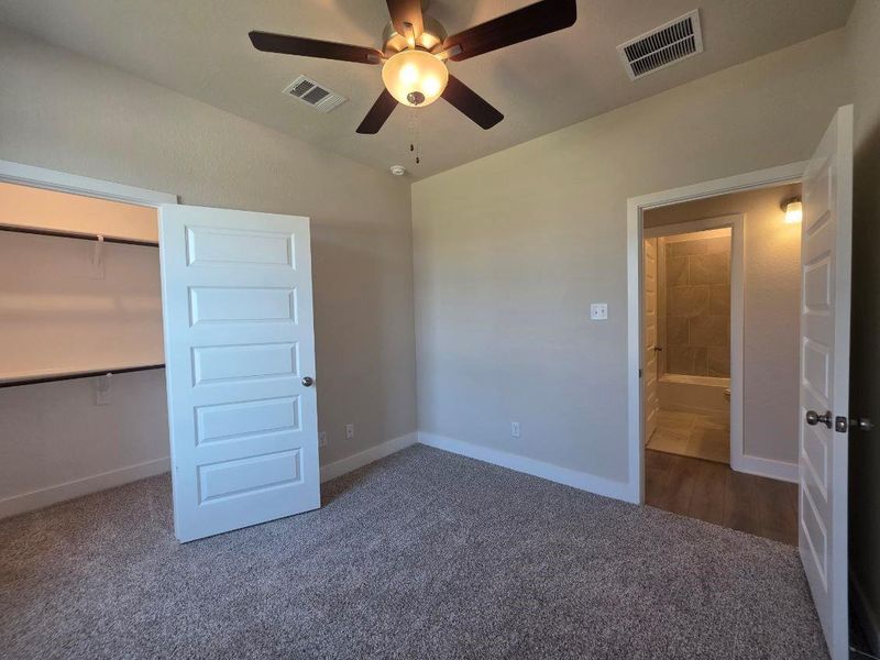 Spacious, unfurnished interior of a new home in , Brenham (Image 10).