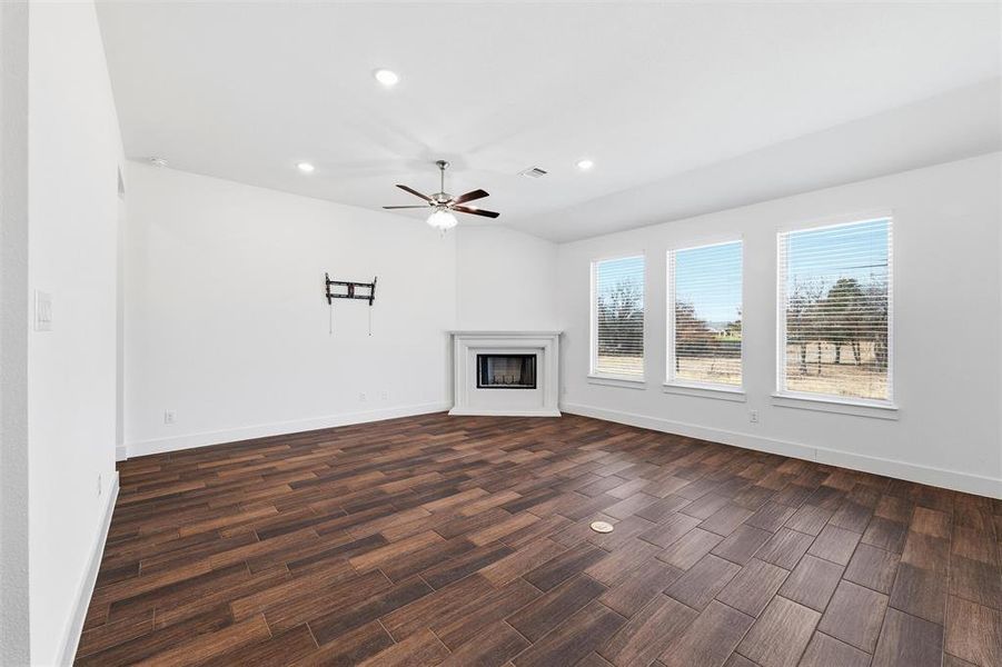 Spacious, unfurnished interior of a new home in , Boyd (Image 31).