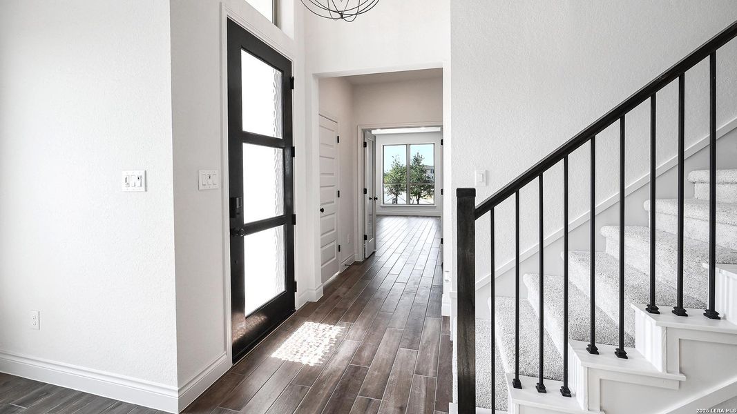 Spacious, unfurnished interior of a new home in Legacy at Lake Dunlap, New Braunfels (Image 17).
