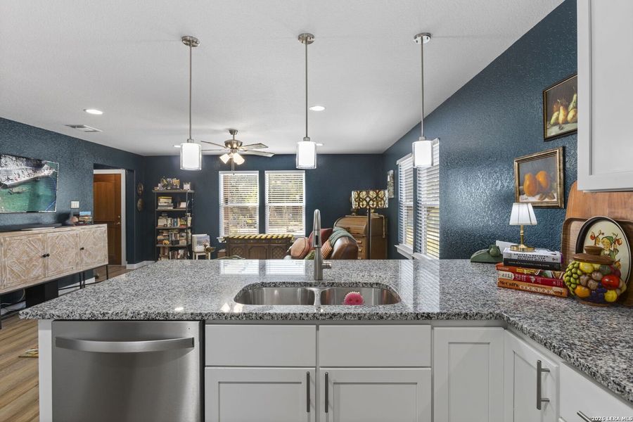 Furnished interior view inside a new home in , Bandera (Image 5).
