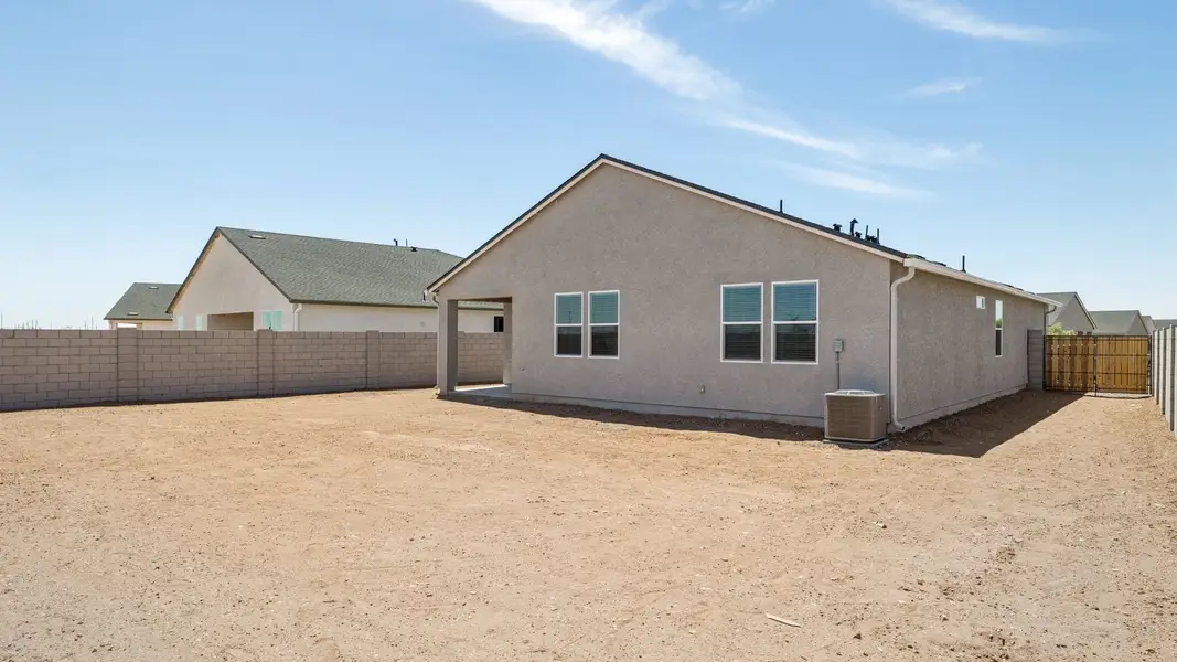Exterior details and patio area of a home in Carlton Commons, Casa Grande (Image 3).