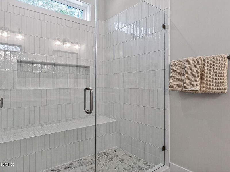 032-1280x960-primary-bath