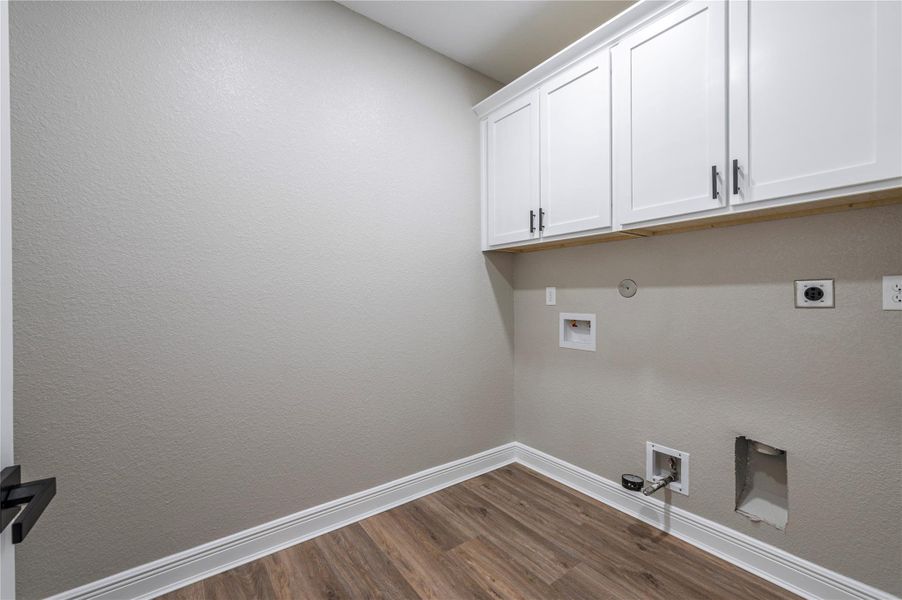 Spacious, unfurnished interior of a new home in , Houston (Image 41).