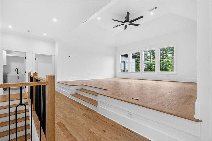 Image 91 of a home in .