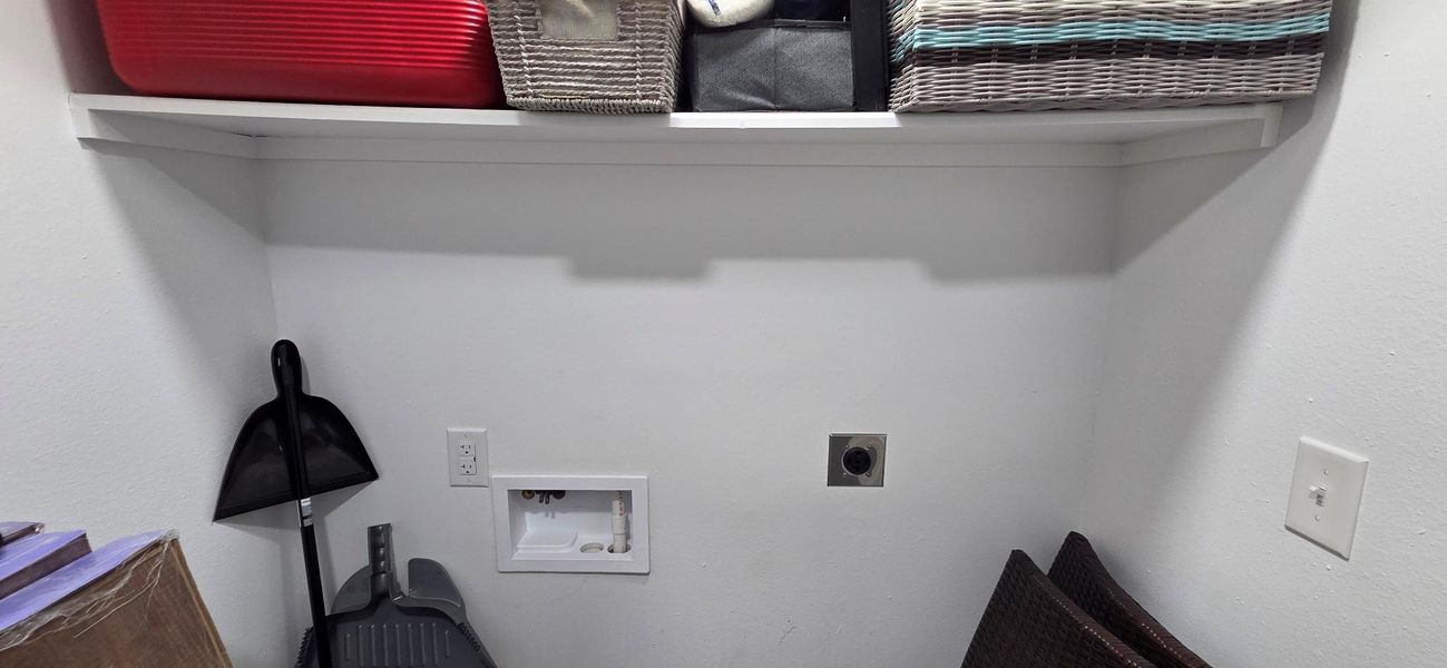 Close-up of interior finishes inside a home in , Navasota (Image 8).