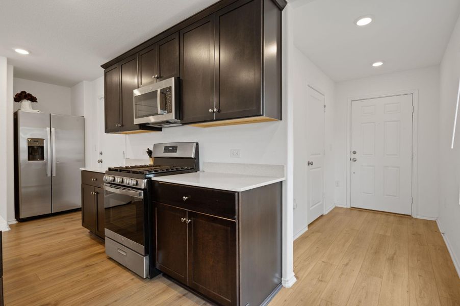 Furnished interior view inside a new home in Stoney Ridge, Del Valle (Image 25). Furnished interior view inside a new home in Stoney Ridge, Del Valle (Image 25).