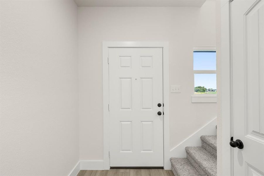 03. 2900 Woodbrook - Entry